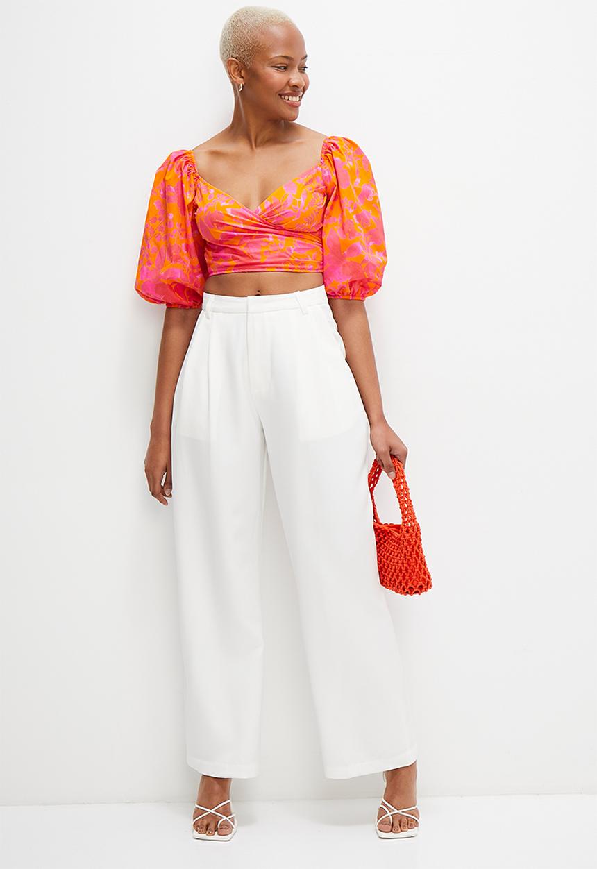MILLA - Off the shoulder bubble sleeve crop - orange pink shadow flower