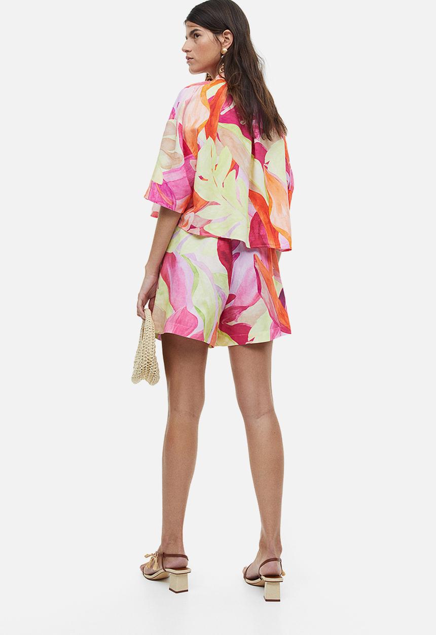 H&M - Pull-on shorts - pink leaf-patterned