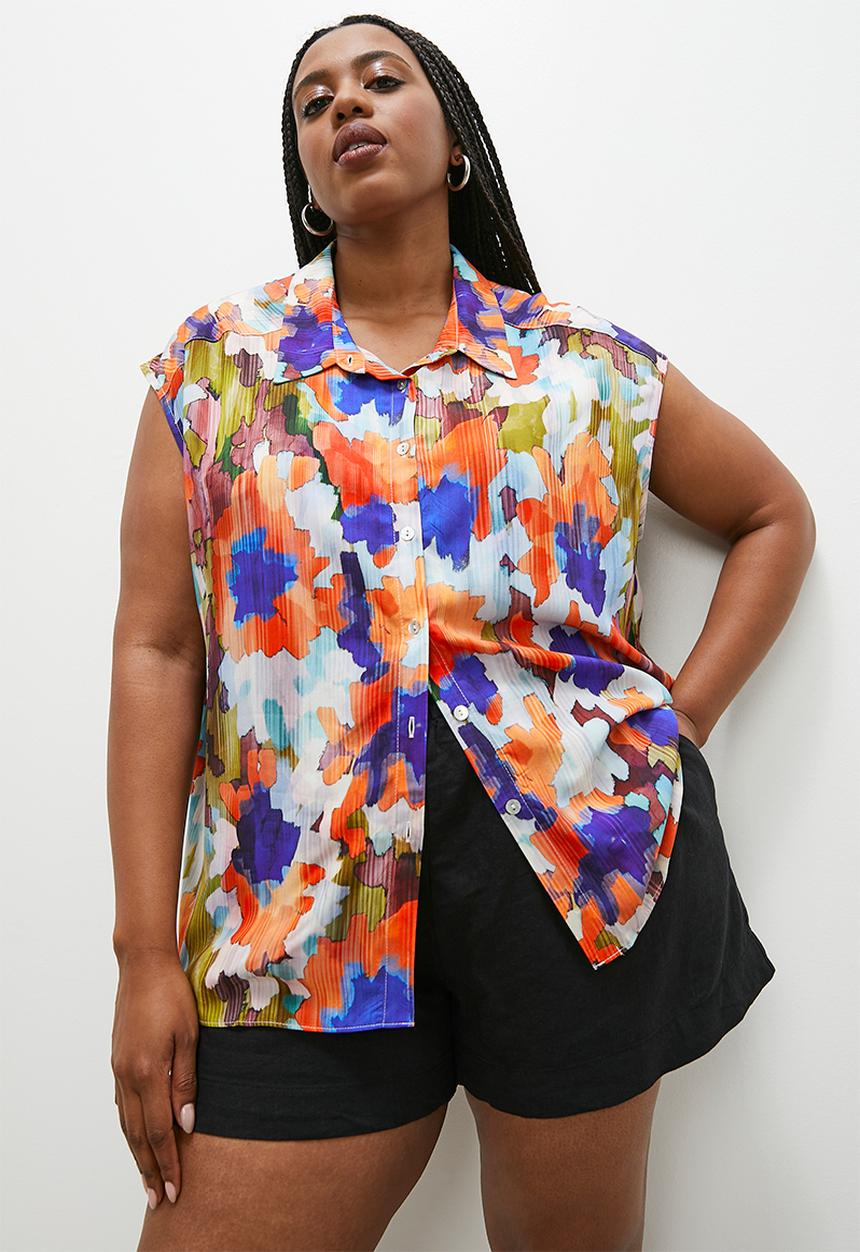Superbalist - Grown on sleeve printed shirt - red graphic1