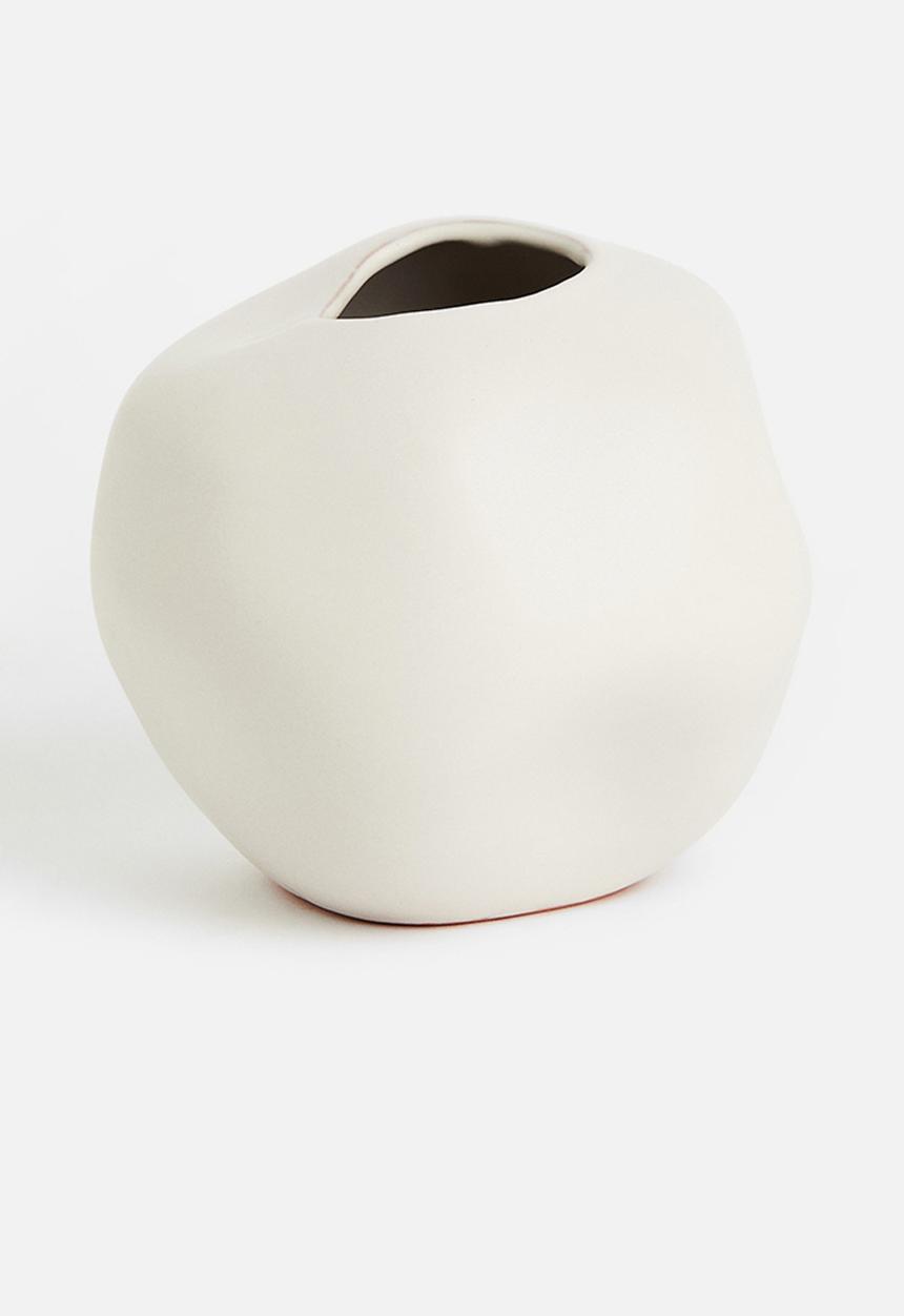 H&M - Terracotta vase - white