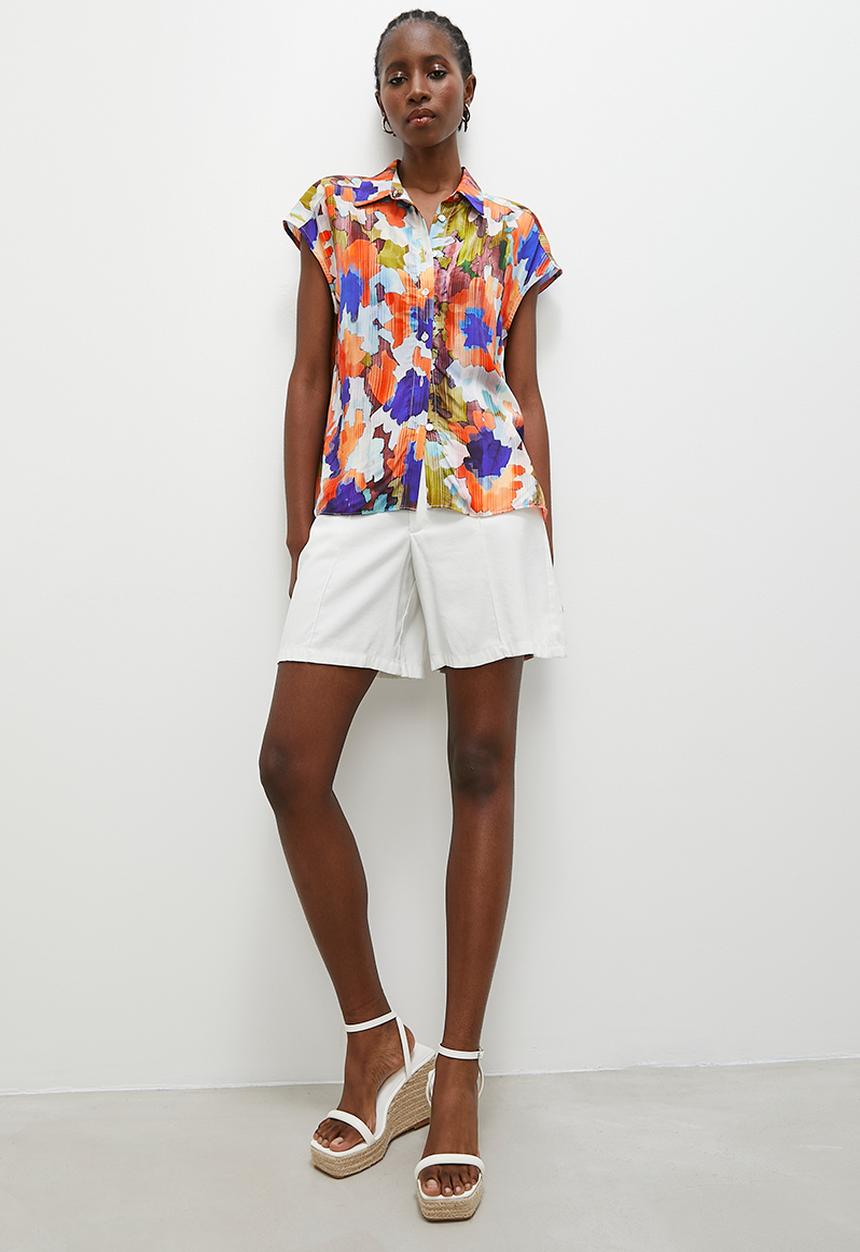 Superbalist - Grown on sleeve printed shirt - red graphic