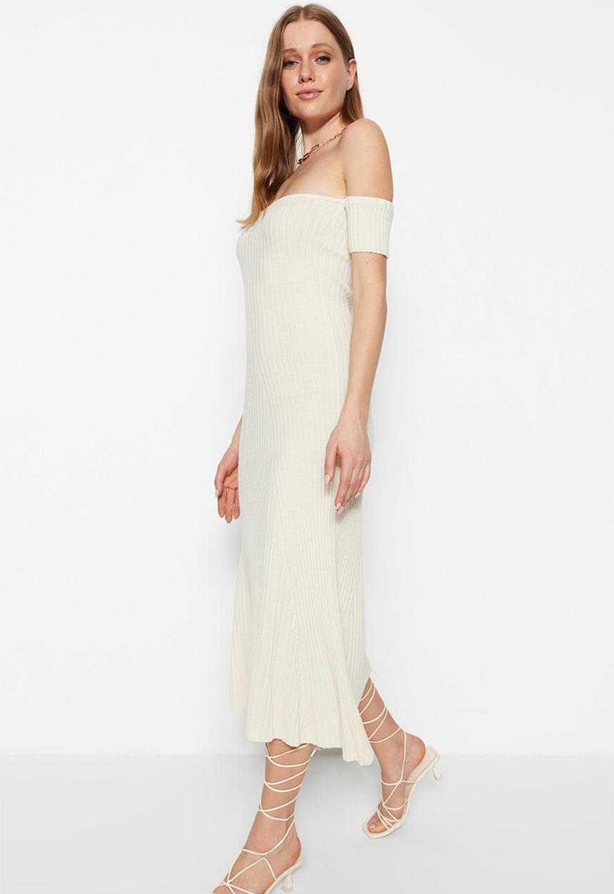 Trendyol - Carmen midi dress - beige