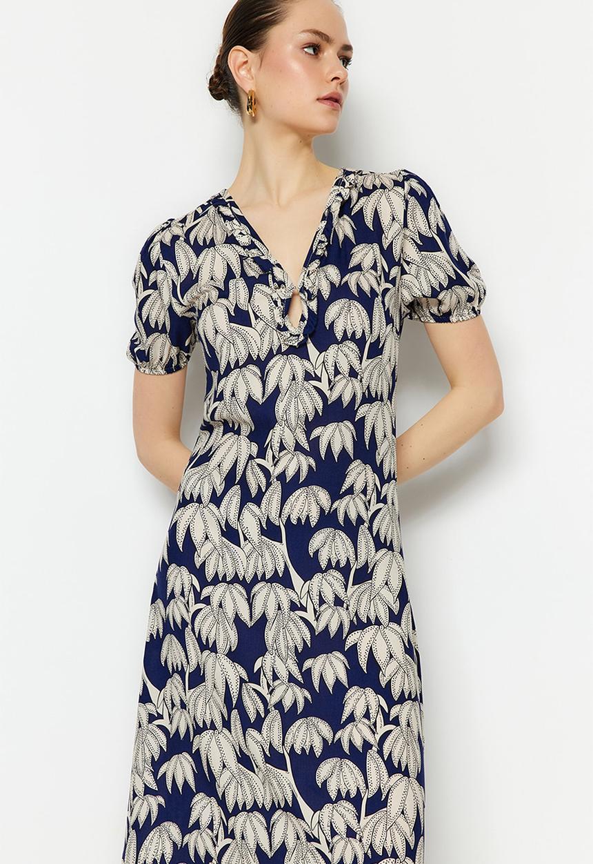 Trendyol - Floral printed midi dress - dark blue
