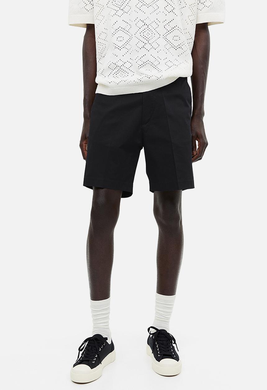 H&M - Regular fit chino shorts - black
