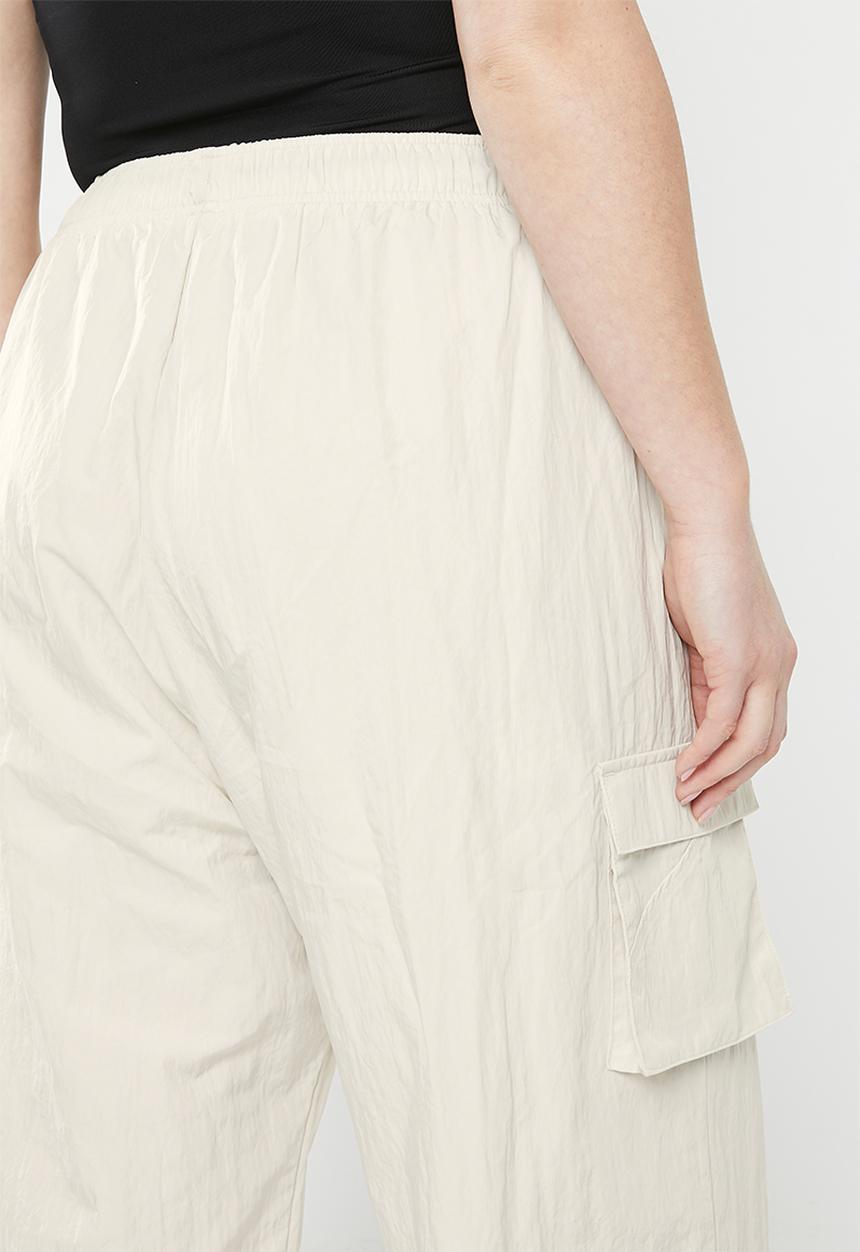 Nike - Plus Nike Sportswear Women's Woven Cargo Trouser - Orewood/Sail