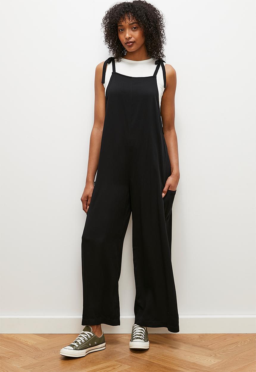 edit - Twill relaxed tapered dungaree -black