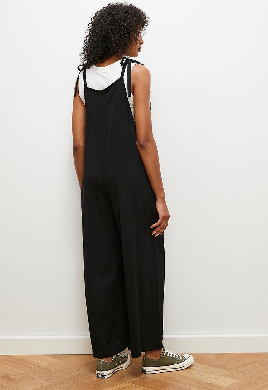 edit - Twill relaxed tapered dungaree -black