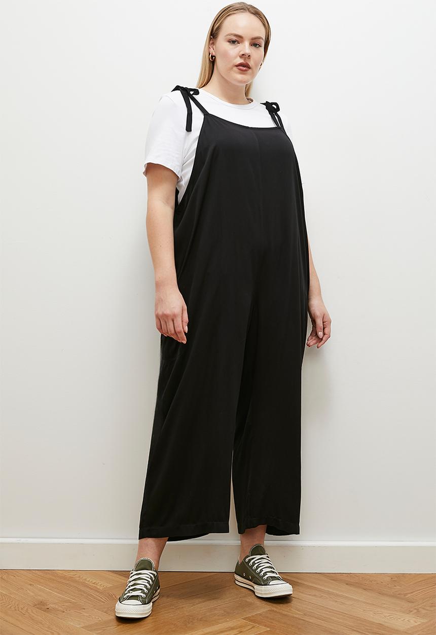 edit - Twill relaxed tapered dungaree - black