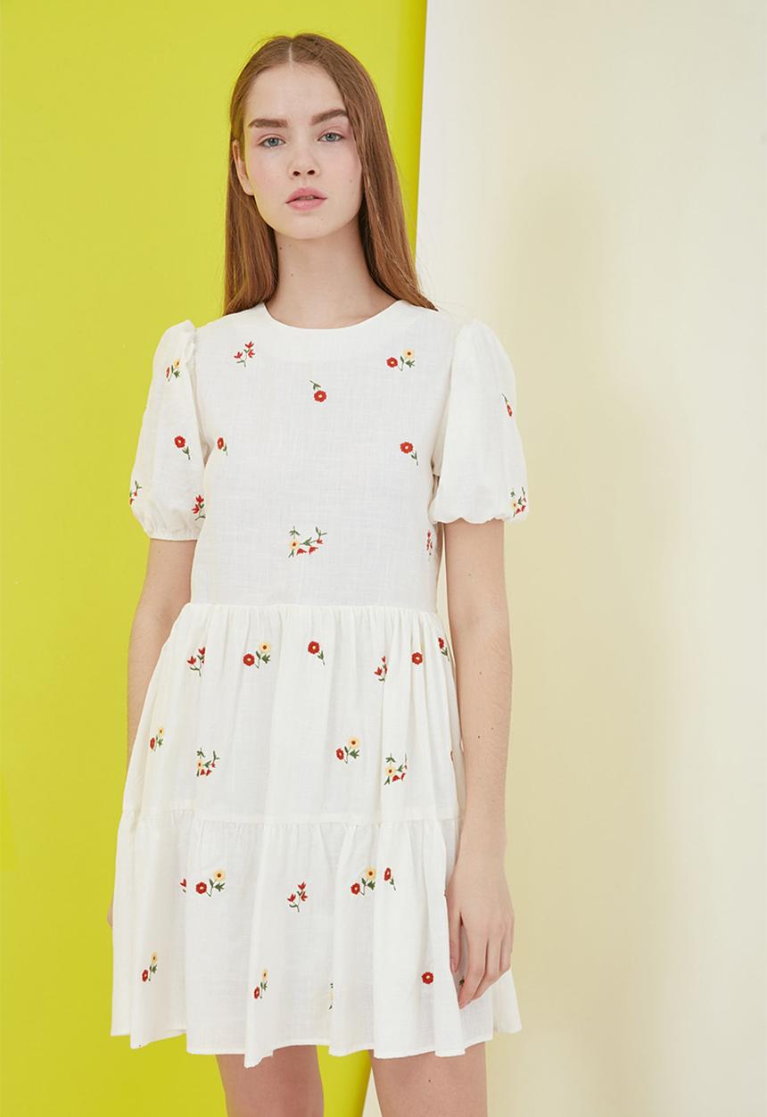 Trendyol - Mini floral smocked dress - ecru