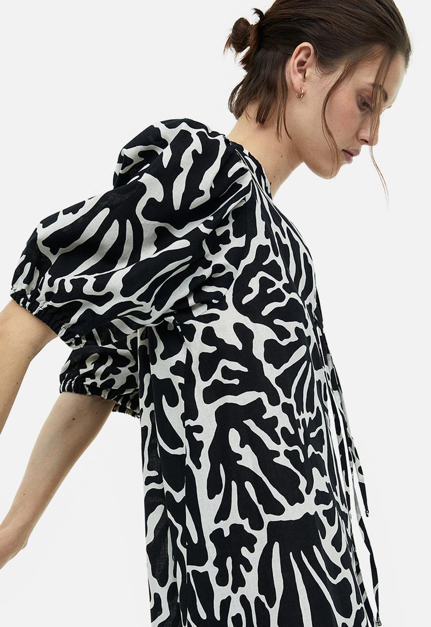 H&M - Tie-detail linen-blend dress - black/patterned