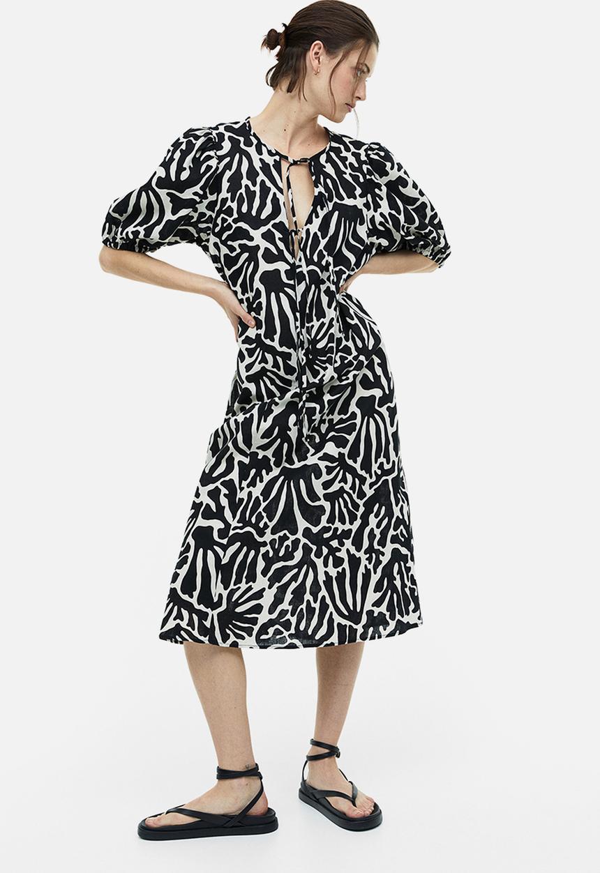 H&M - Tie-detail linen-blend dress - black/patterned