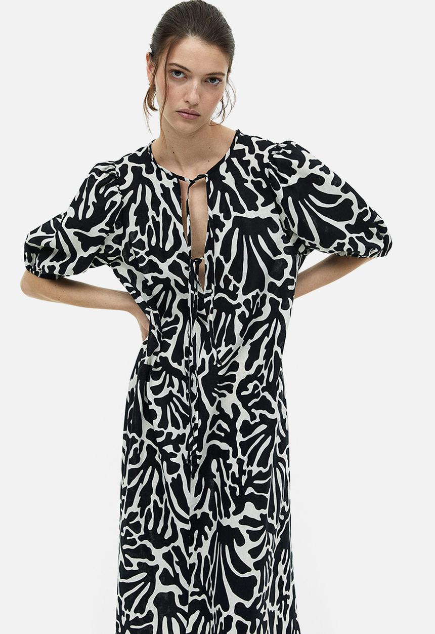 H&M - Tie-detail linen-blend dress - black/patterned