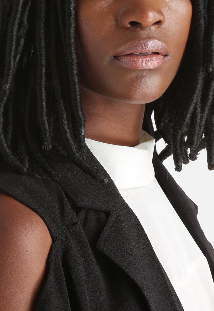Vero Moda - Glow Slit Sleeveless Blazer 