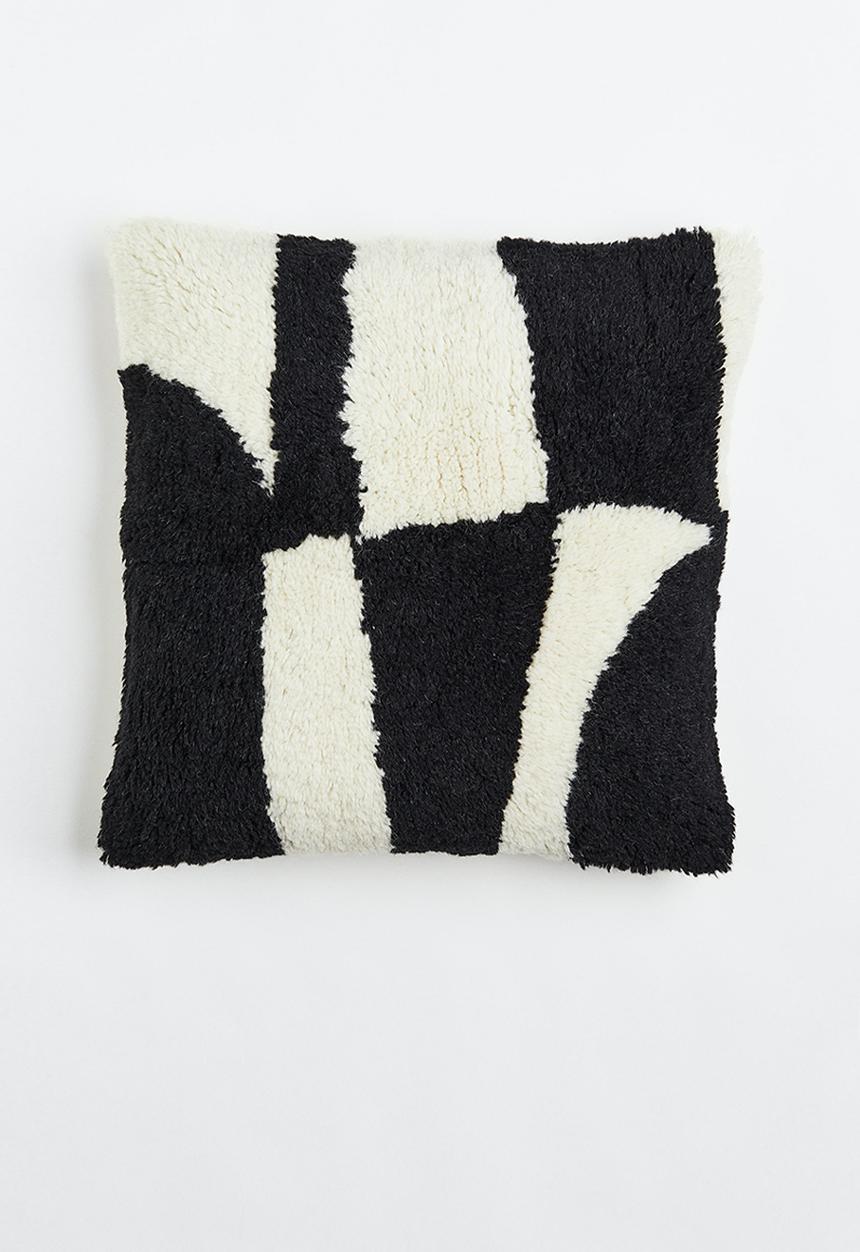 H&M - Tufted wool cushion cover - black & white