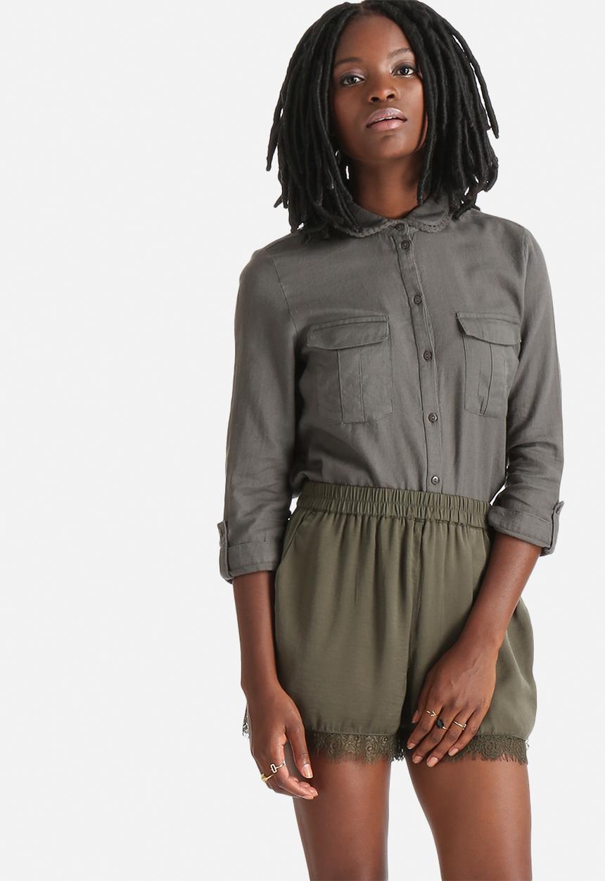Vero Moda - Emily 3/4 Round Collar Shirt