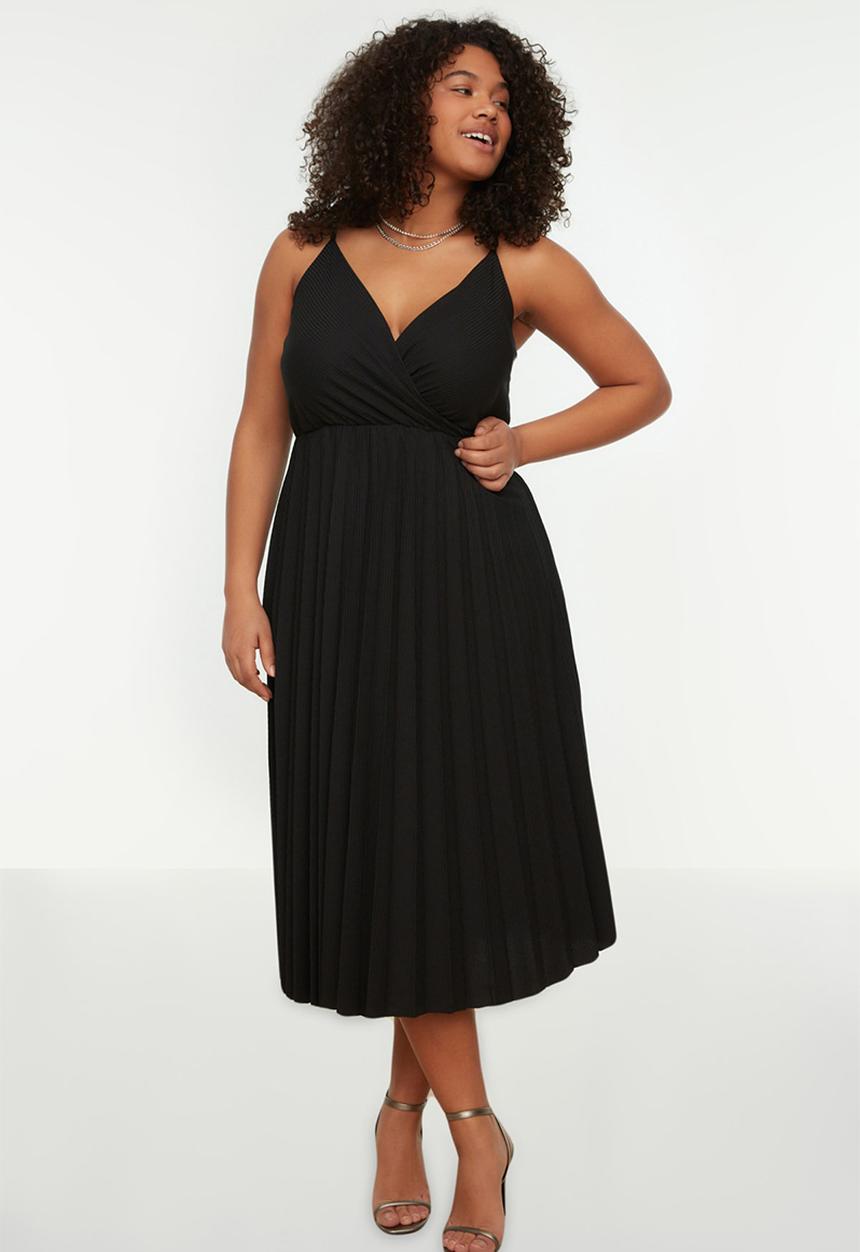 Trendyol - Curve v-neck strappy midi dress - black
