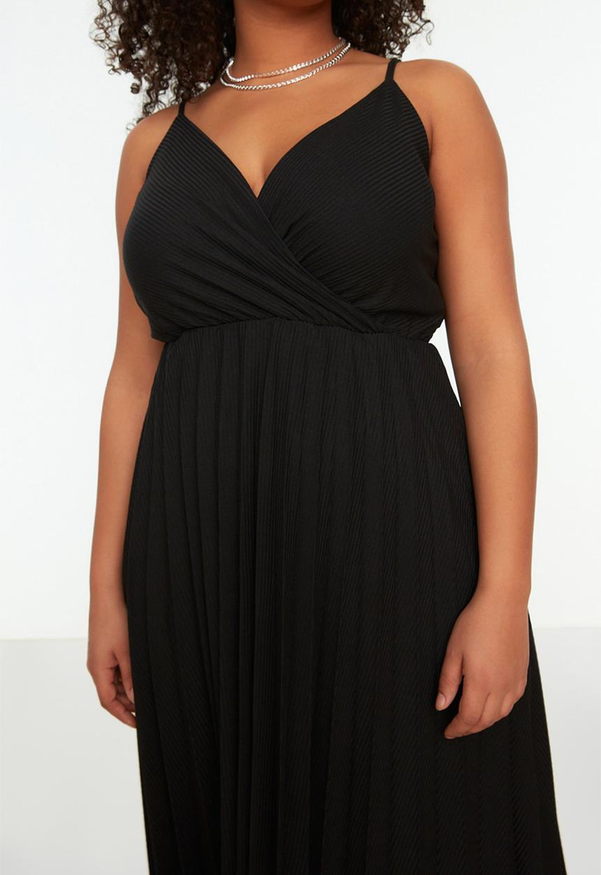Trendyol - Curve v-neck strappy midi dress - black