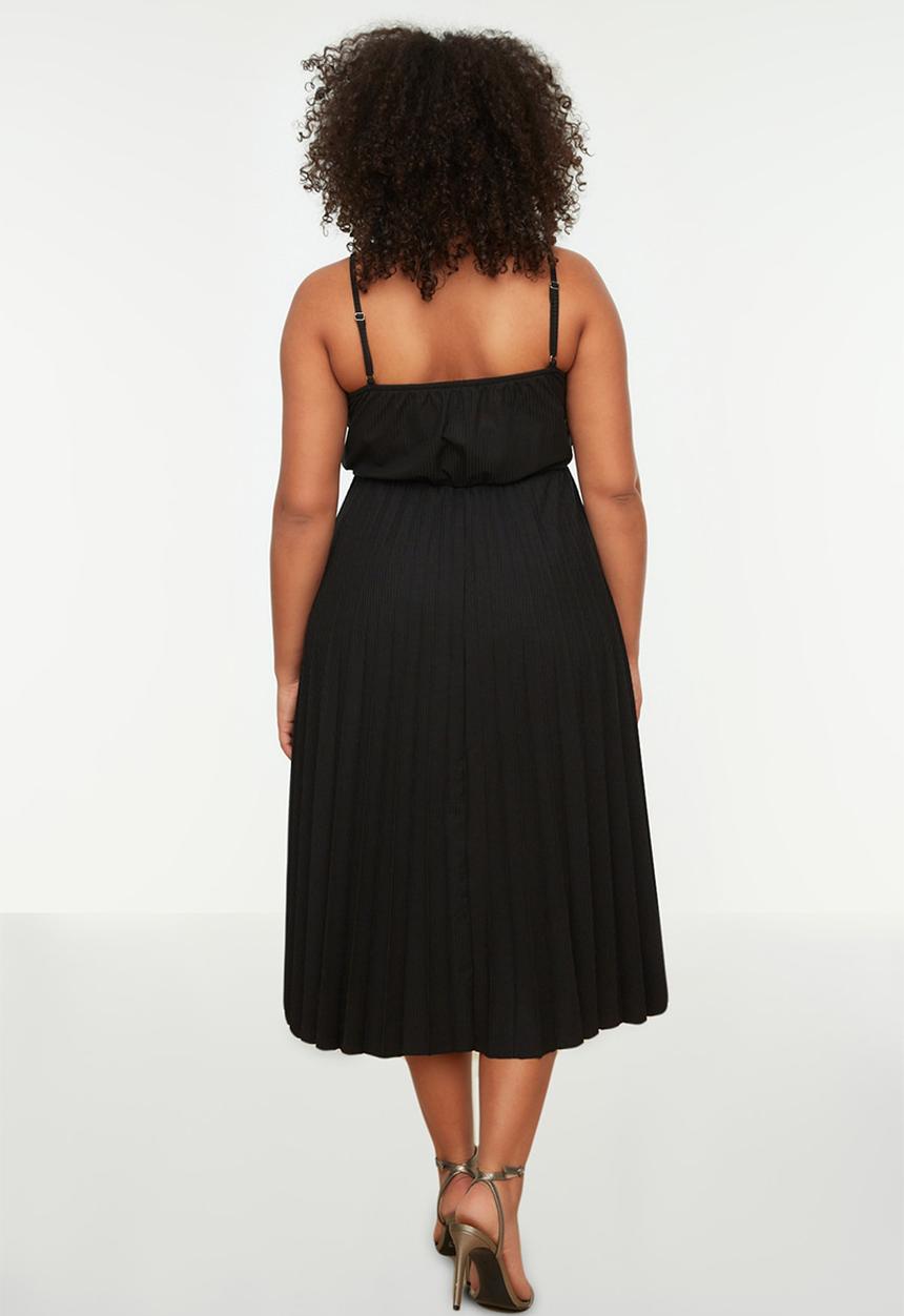 Trendyol - Curve v-neck strappy midi dress - black