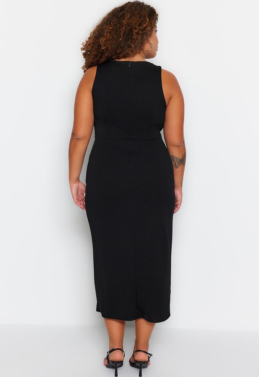 Trendyol - Curve fitted cut out midi dress - black