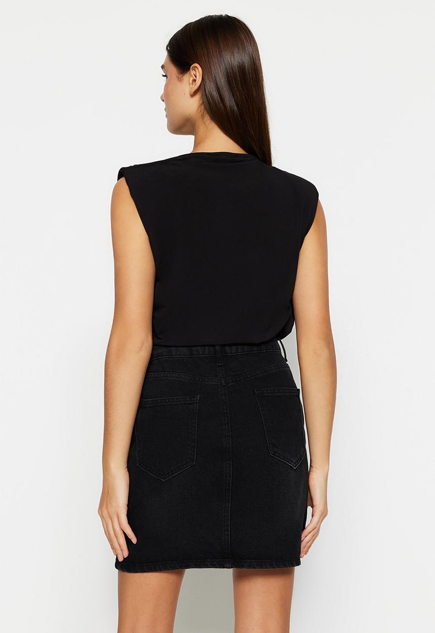 Trendyol - Sleeveless basic v-neck bodysuit - black