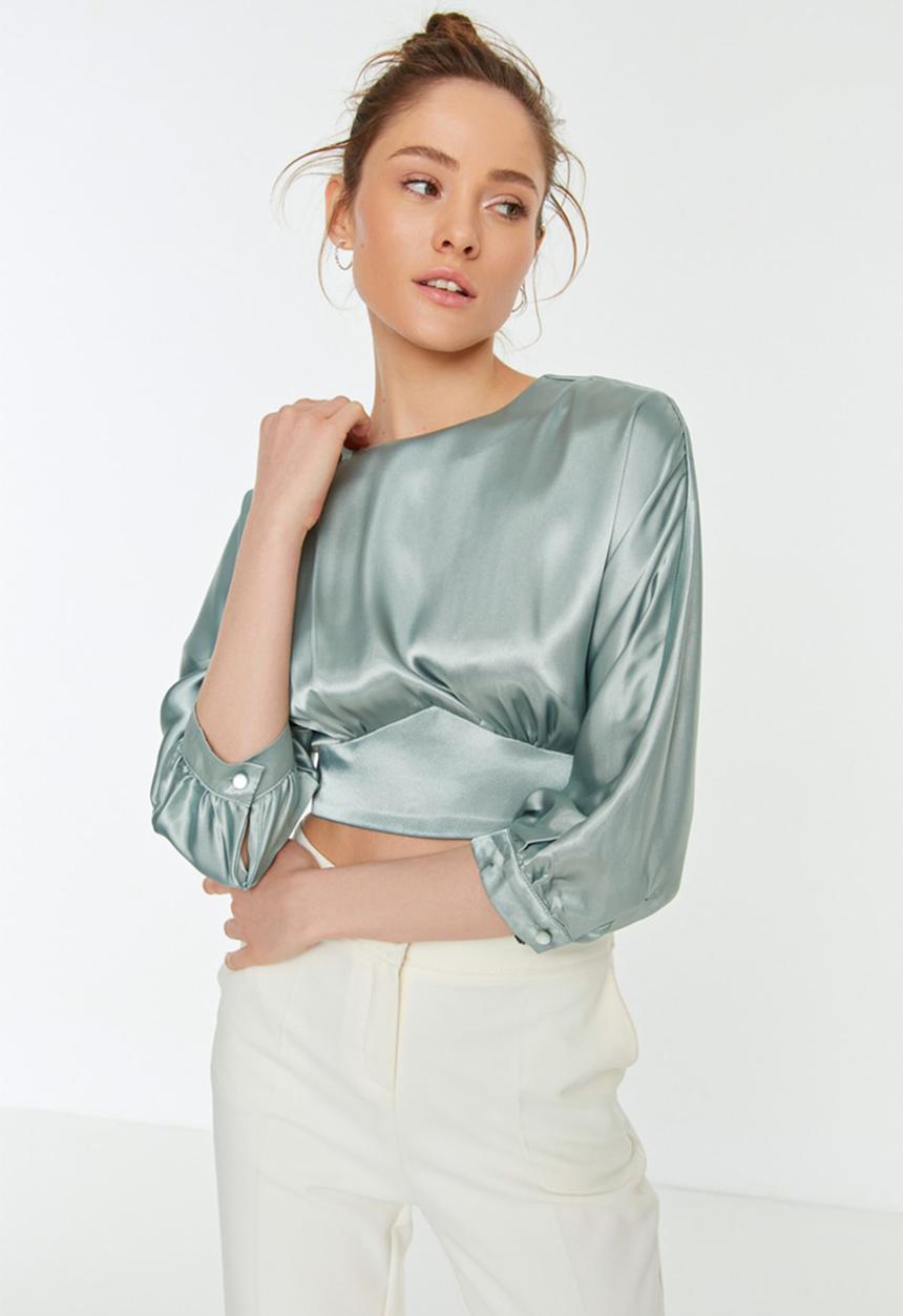Trendyol - Batwing sleeve cropped blouse - green