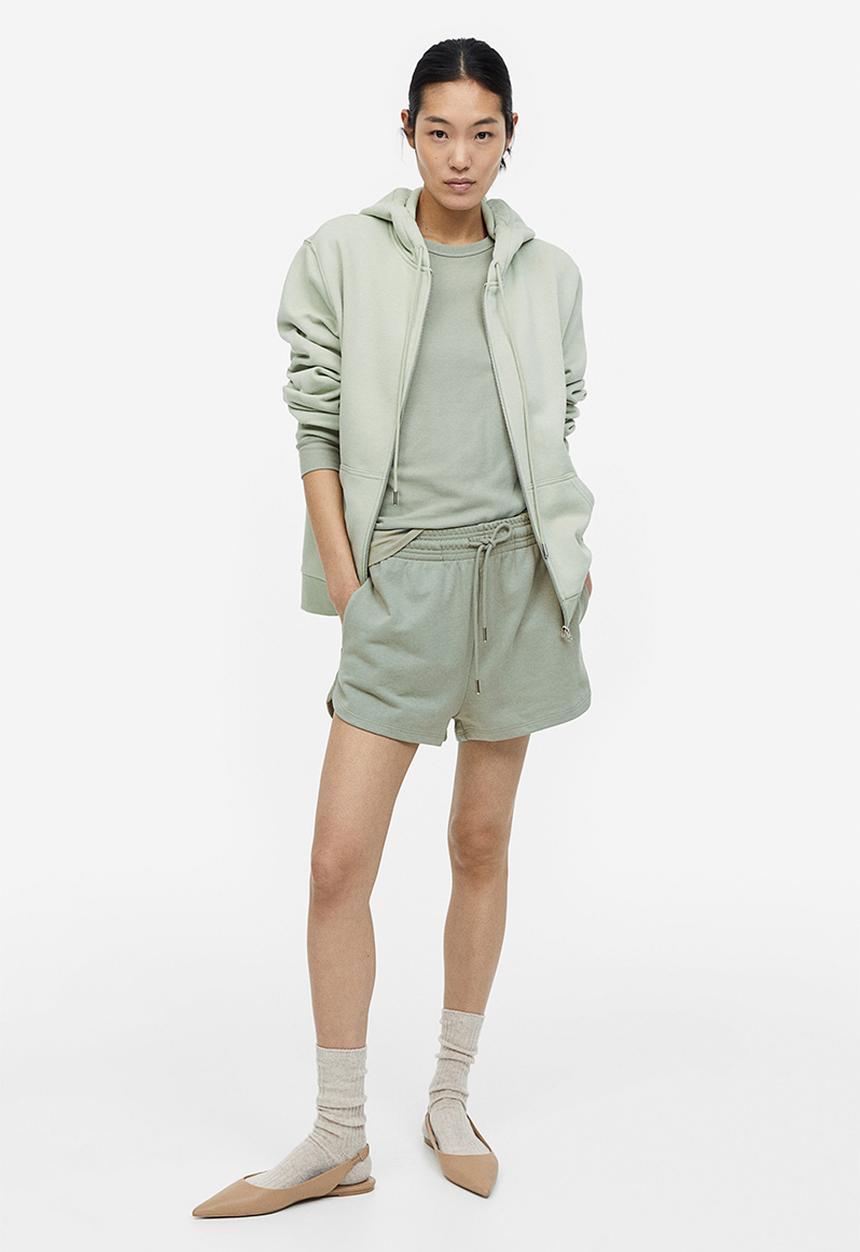 H&M - Sweatshirt shorts - sage green 