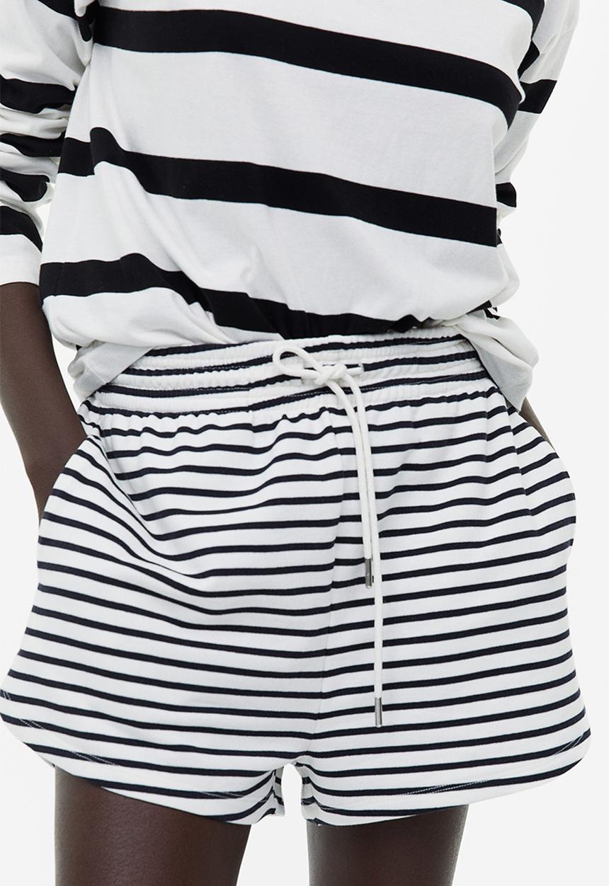 H&M - Sweatshirt shorts - white striped 