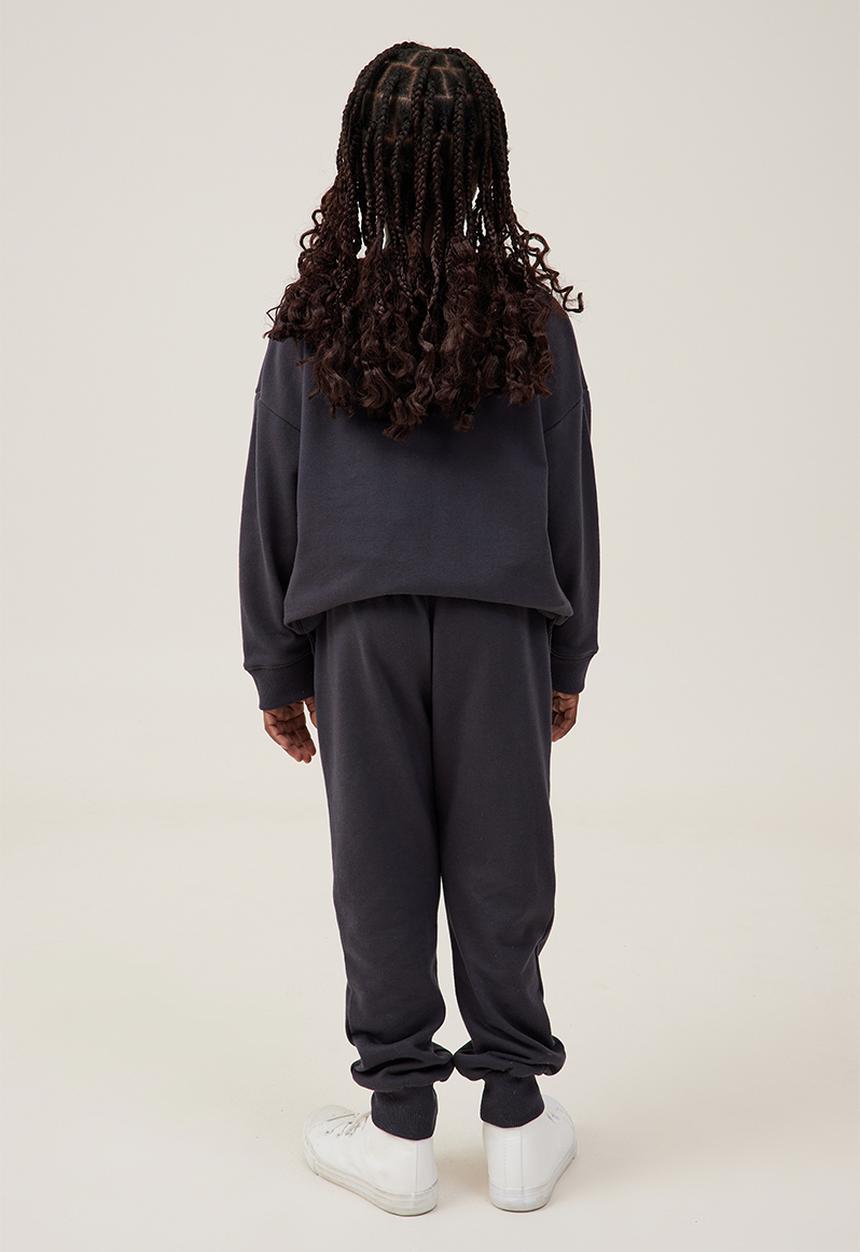 Cotton On - Dora scoop fleece crew - phantom. wild & free