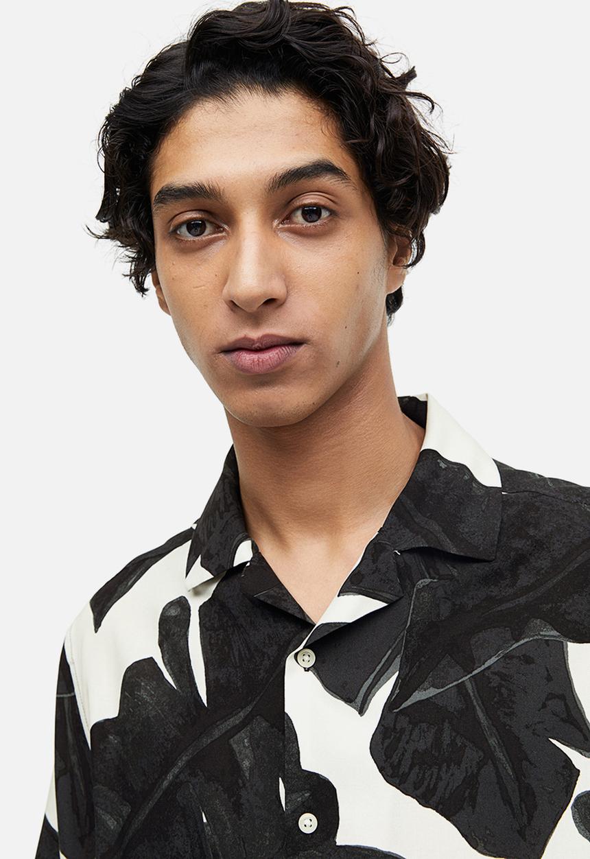 H&M - Patterned resort shirt - black leaf patterned
