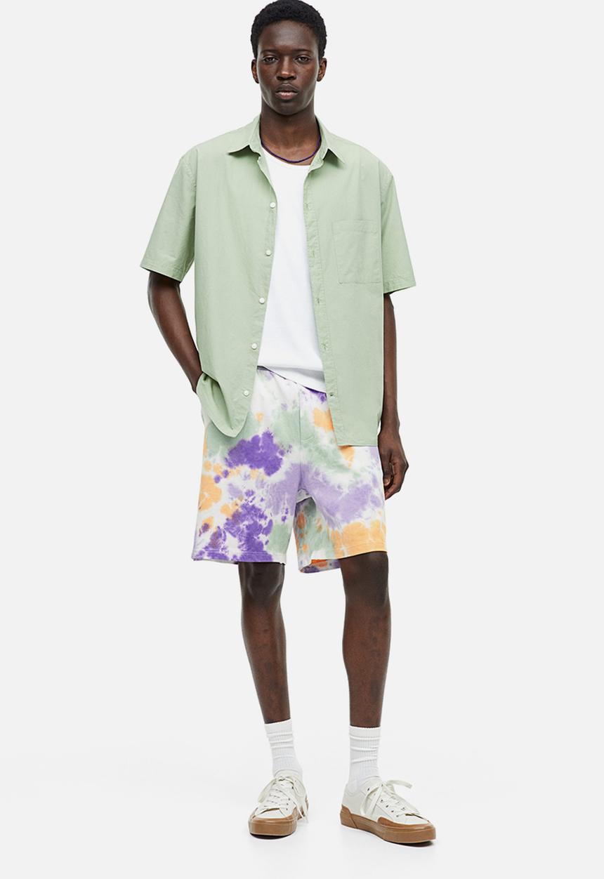 H&M - Relaxed fit printed sweatshorts - white patterned 