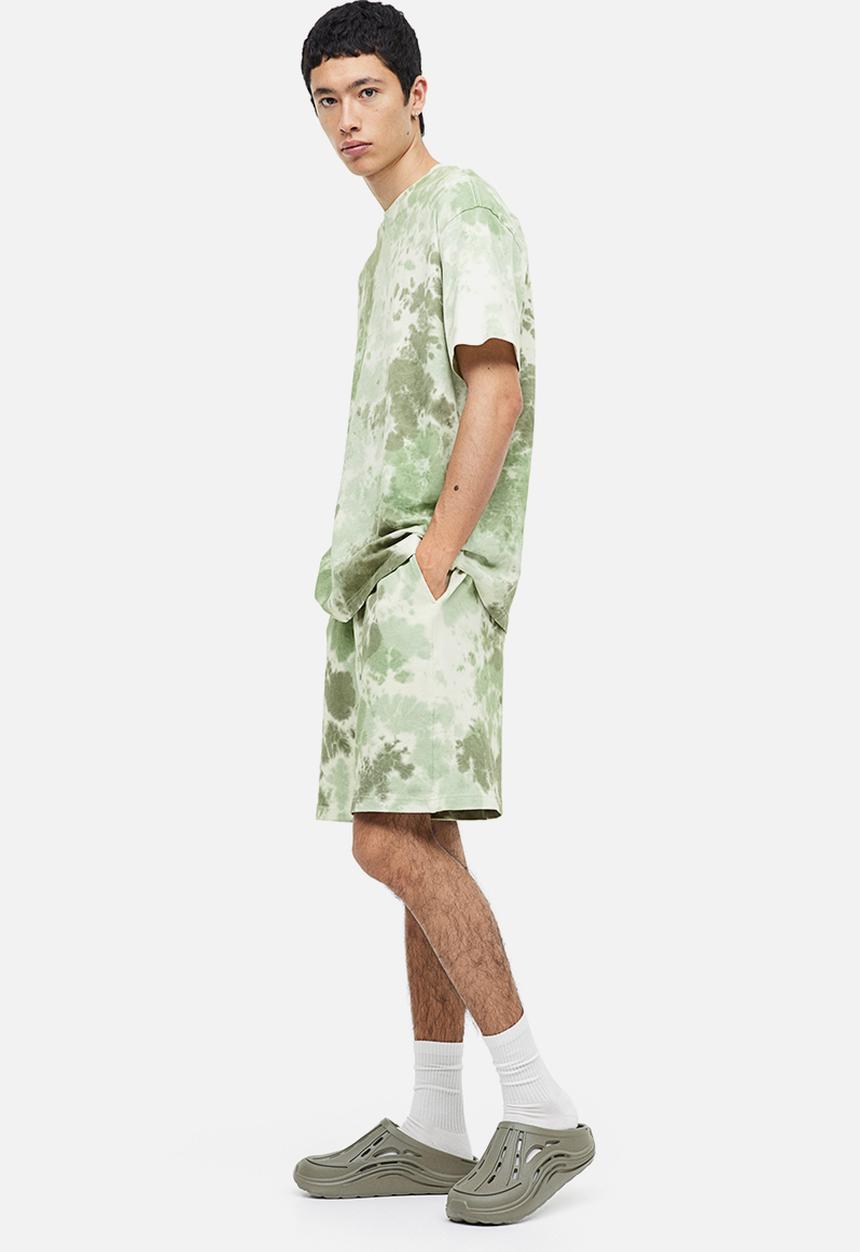 H&M - Relaxed fit printed sweatshorts - khaki green tie dye