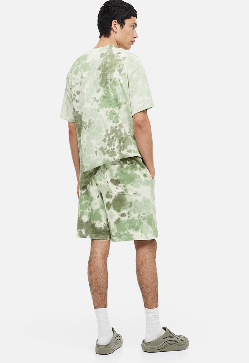 H&M - Relaxed fit printed sweatshorts - khaki green tie dye