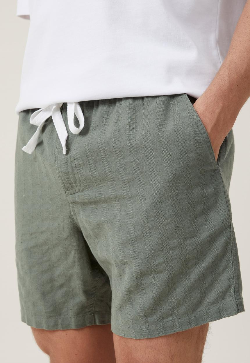 Cotton On - Easy short - laurel wreath