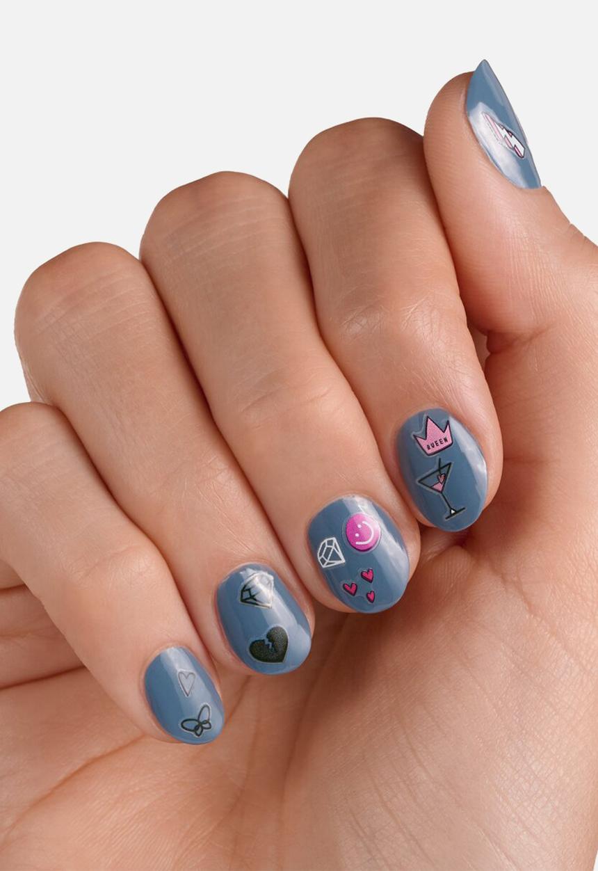 essence - Call Me QUEEN! Nail Sticker