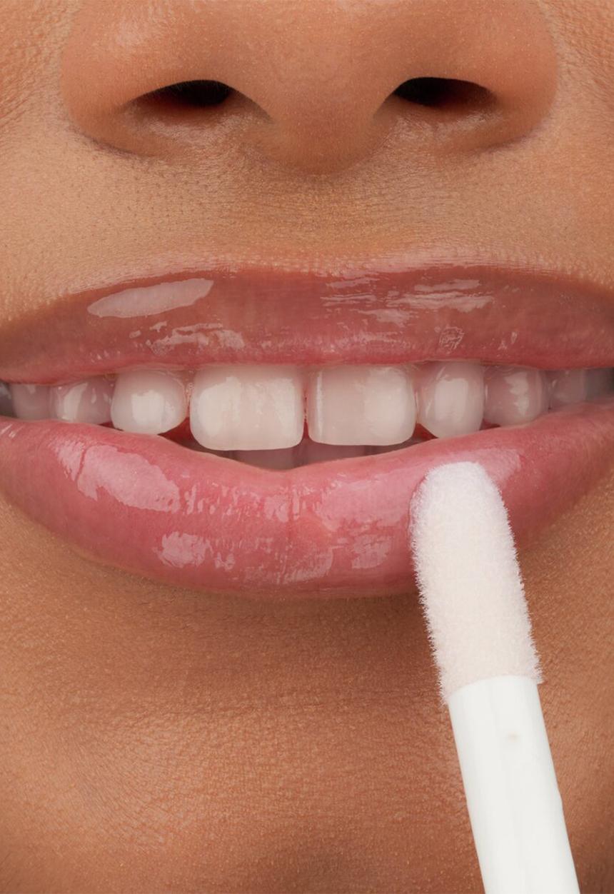 essence - Hydra Kiss Lip Oil - 01 Kiss From A Rose