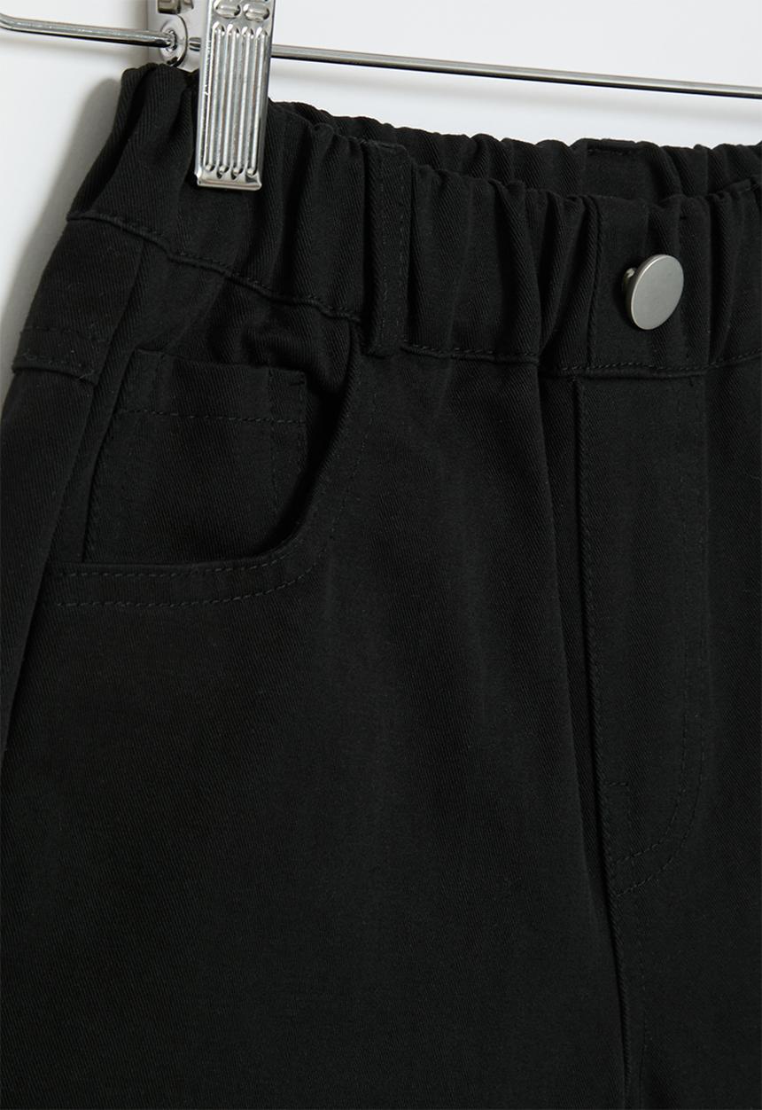 Pop Candy - One button shorts - black