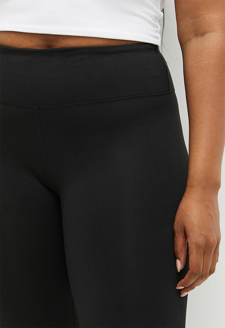 Cotton On - Plus active core capri tight - core black