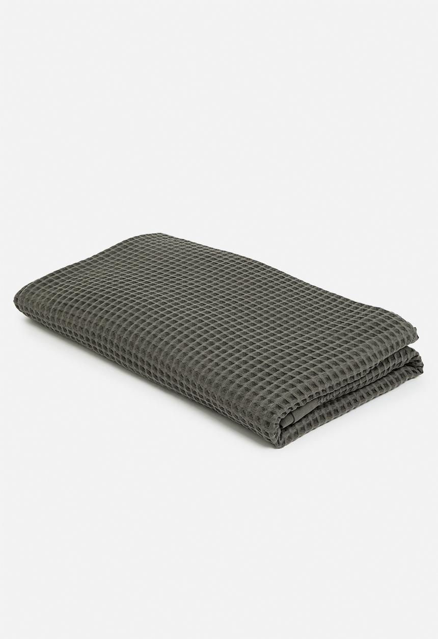 Hertex Haus - Honeycomb turkish cotton throw - onyx