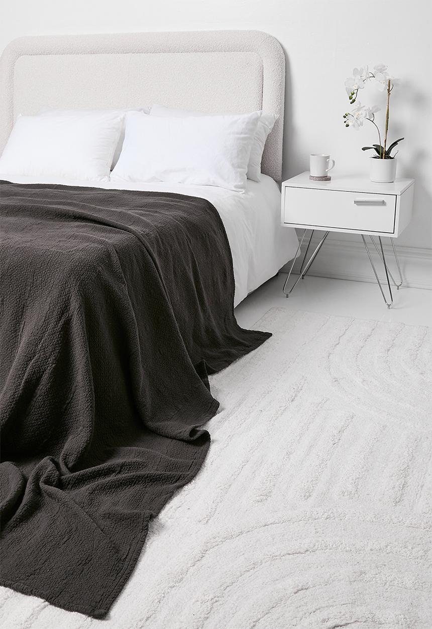 Hertex Haus - Serene organic cotton throw - midnight