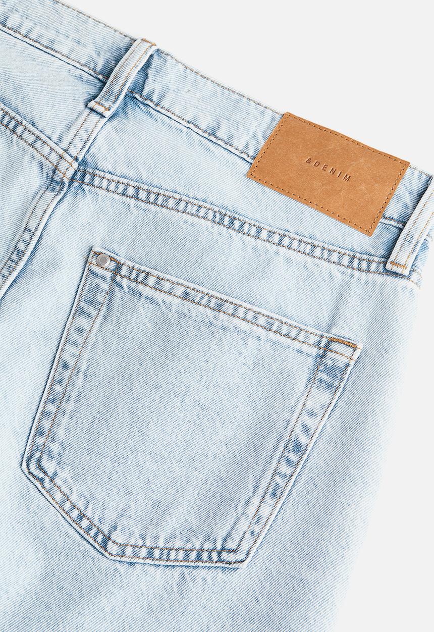 H&M - Low-waisted bermuda shorts - pale denim blue