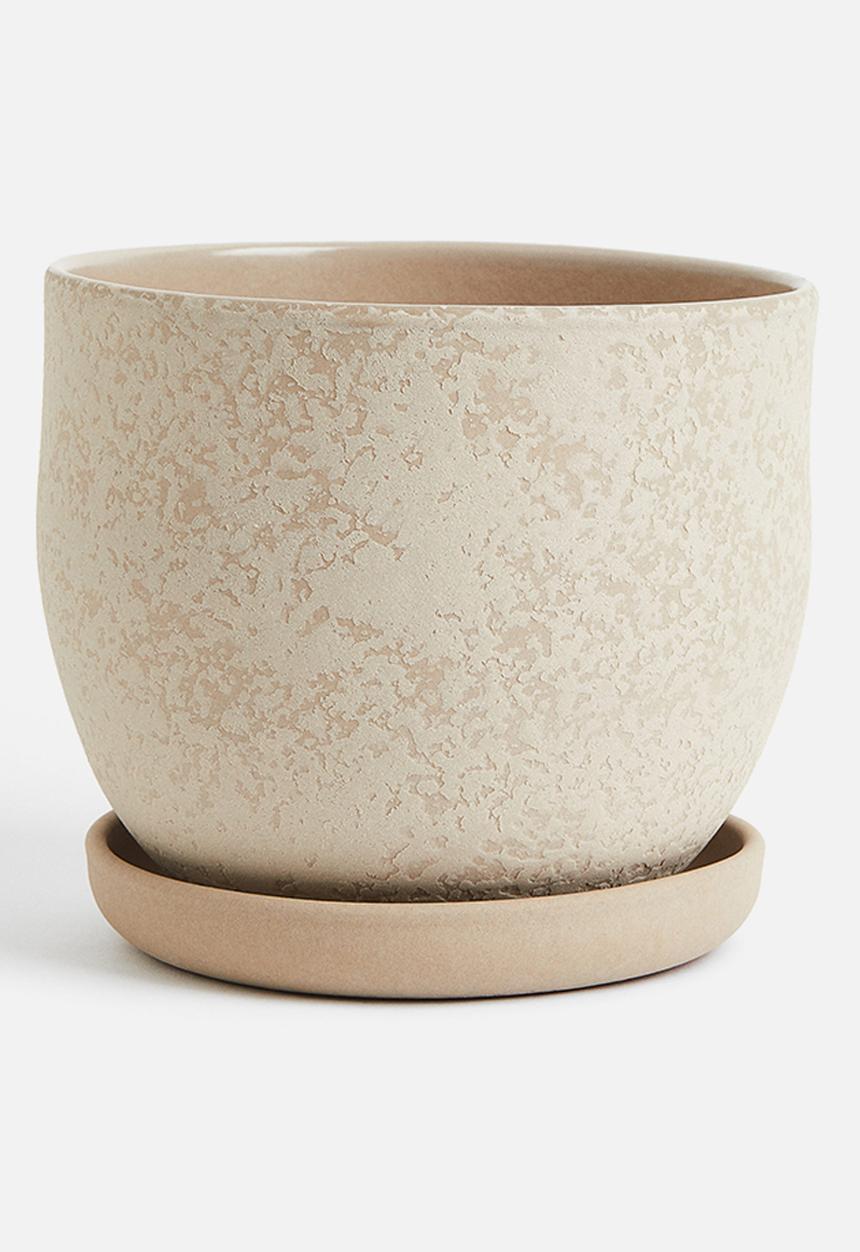 H&M - Terracotta plant pot & saucer - white
