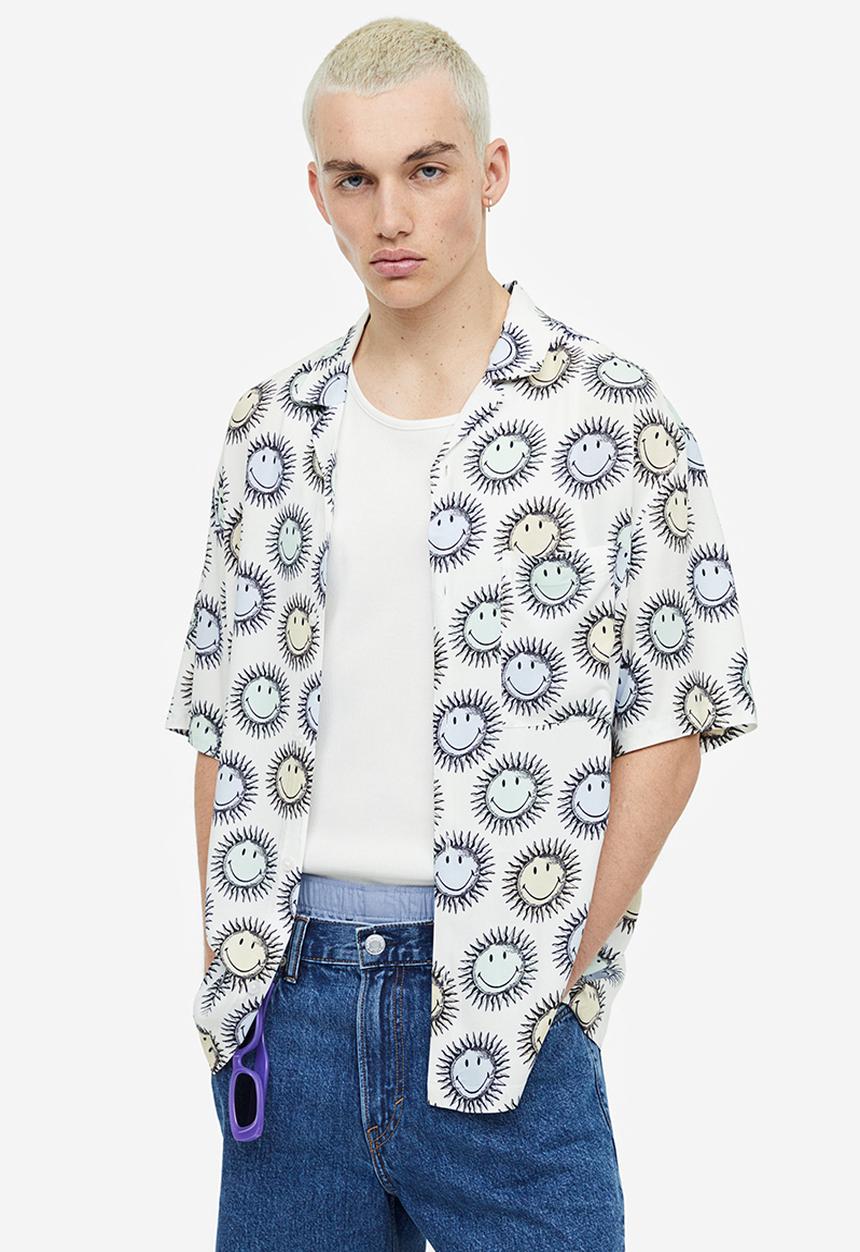 H&M - Relaxed fit patterned resort shirt - white suns 