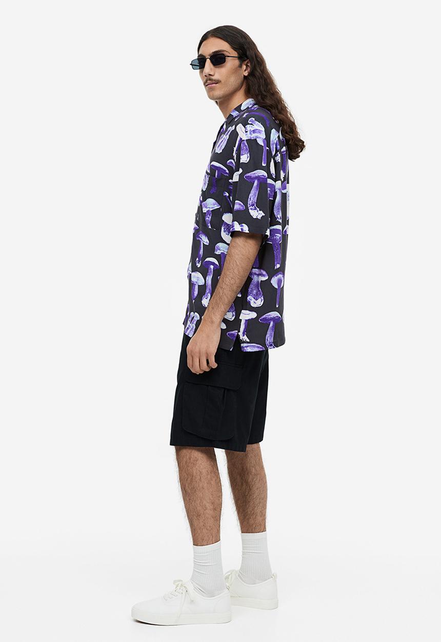 H&M - Relaxed fit patterned resort shirt - dark purple mushrooms