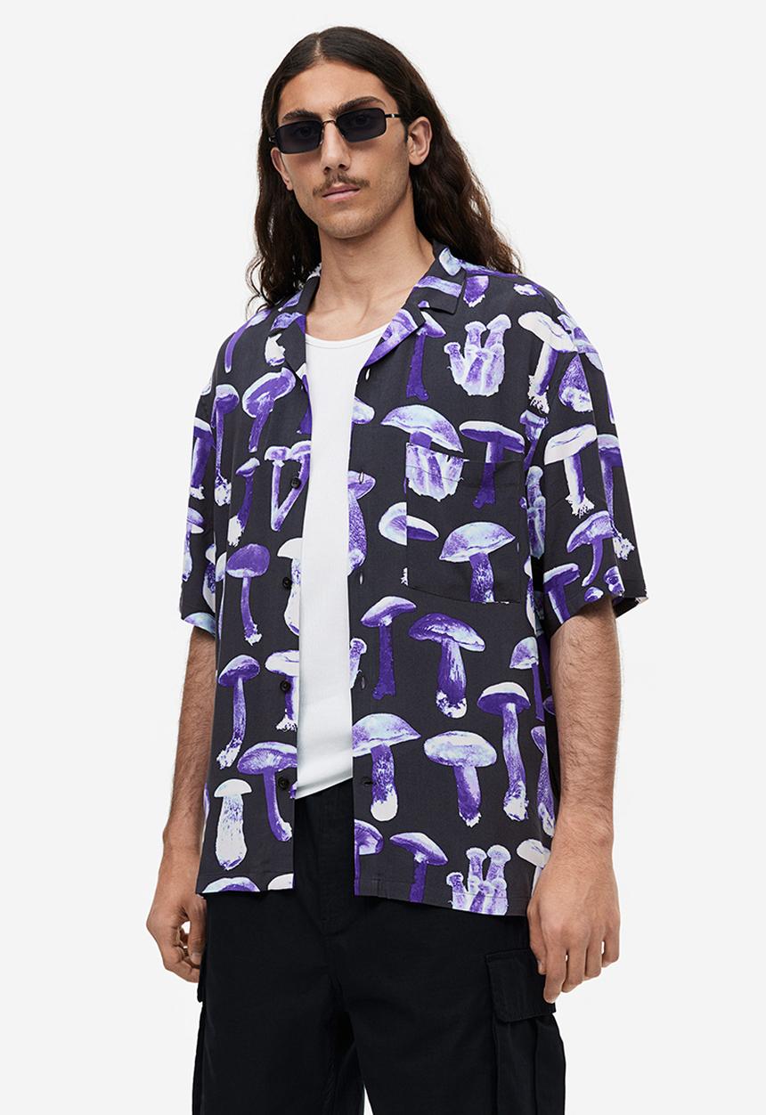 H&M - Relaxed fit patterned resort shirt - dark purple mushrooms