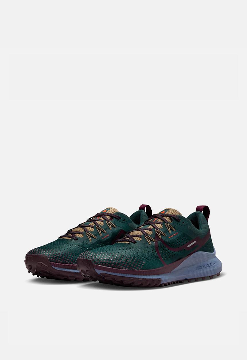 Nike - Pegasus Trail 4