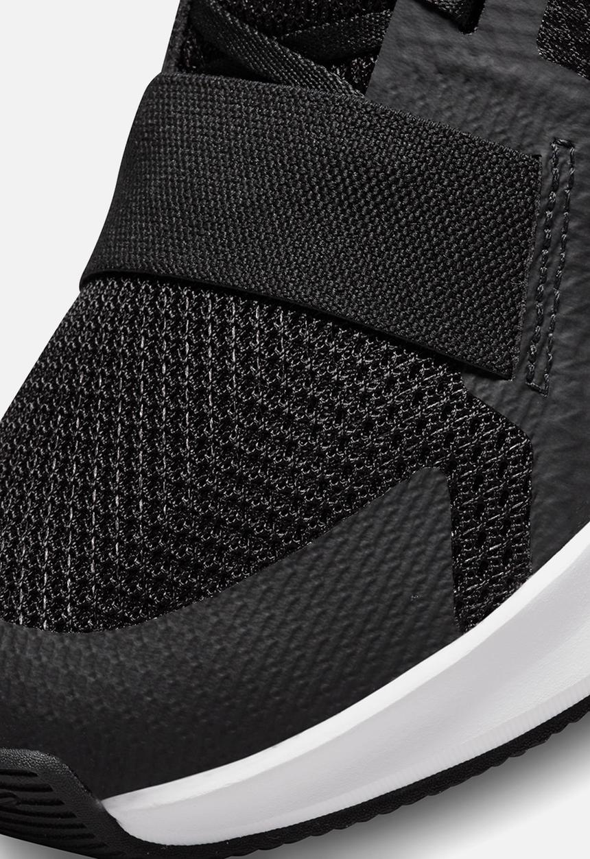 Nike - M nike mc trainer 2 - black/white-black