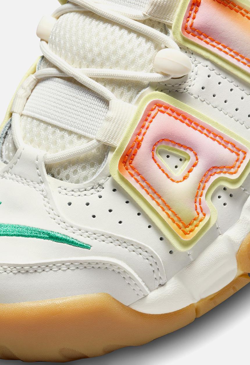 Nike - Nike air more uptempo - sail/stadium green-luminous green