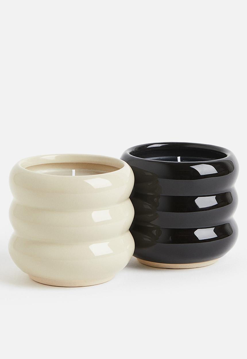 H&M - Scented candle in a stoneware holder - black calming bergamot