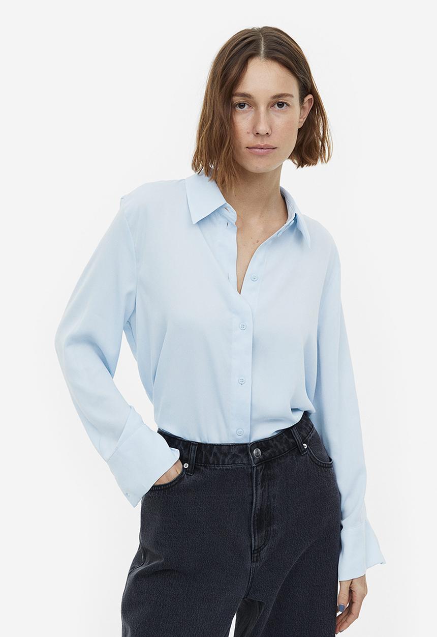 H&M - Pointed collar shirt - light blue 