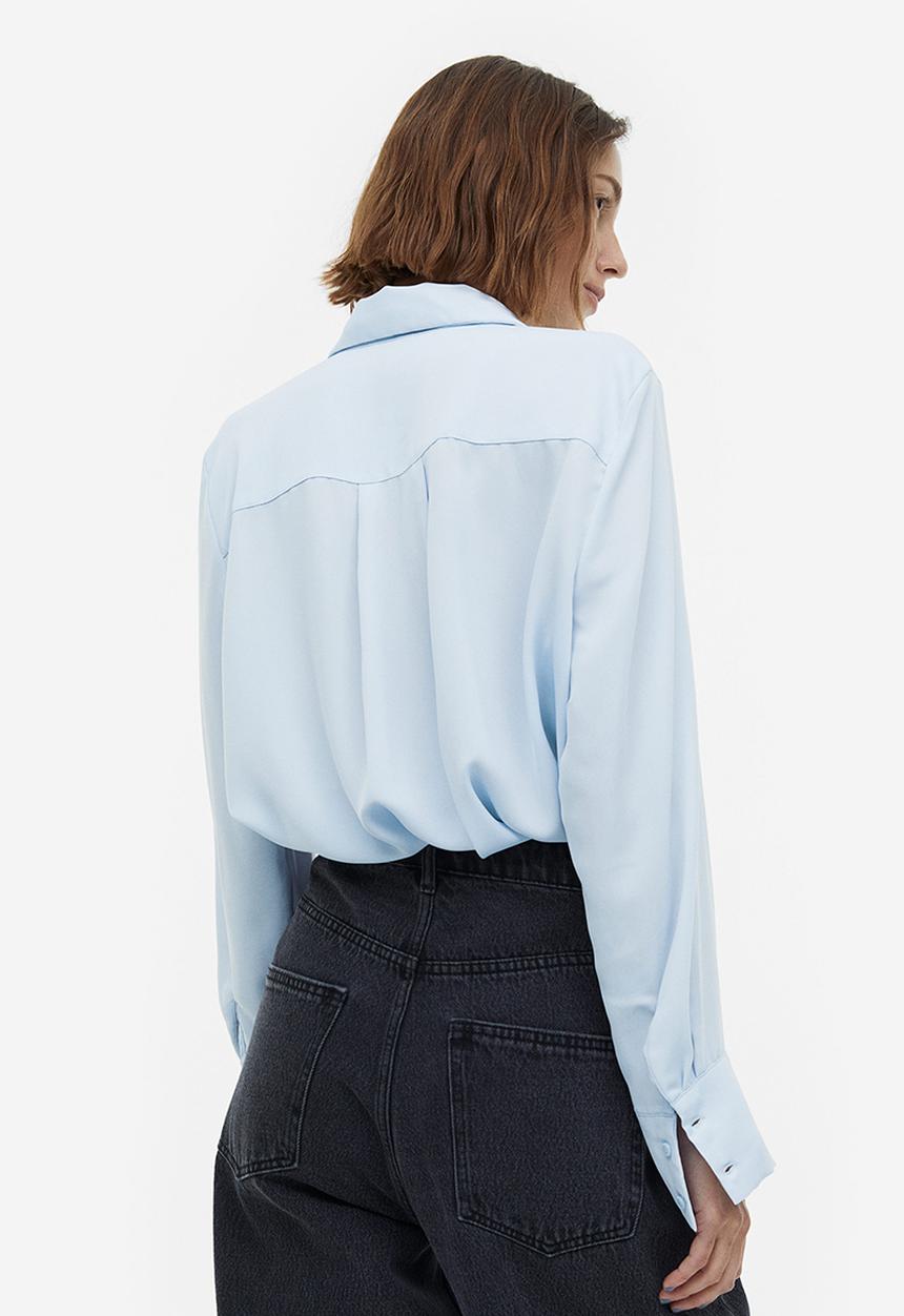 H&M - Pointed collar shirt - light blue 